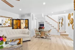 Photo #3: 21084443 Listing
