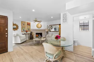 Photo #6: 21084443 Listing