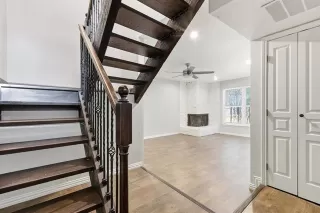 Photo #5: 21084894 Listing 