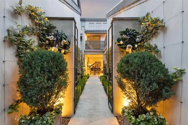 MLS: 21085018 Condo For Sale