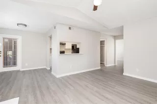 Photo #5: 21086352 Listing 