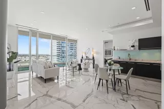 More Details about MLS # 21086564 : 2408 VICTORY PARK LANE #1140