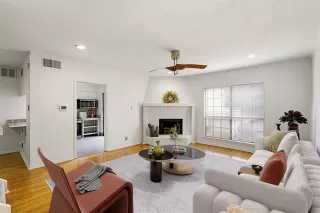 Photo #2: 21086640 Listing 