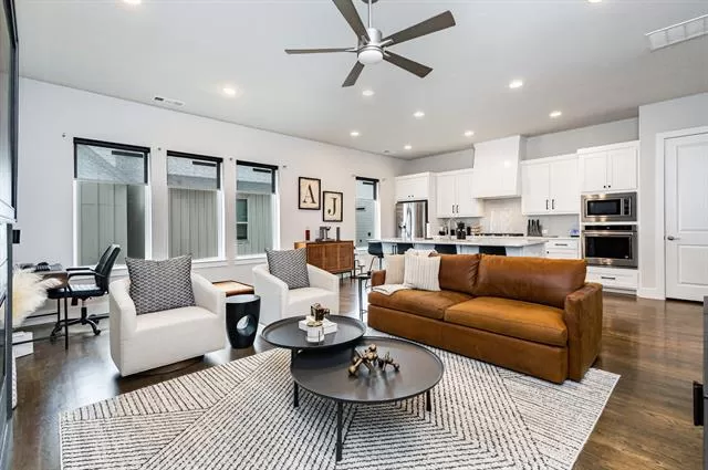 MLS: 21086972 Condo For Sale