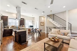 Photo #2: 21087014 Listing 