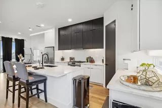 Photo #4: 21087159 Listing