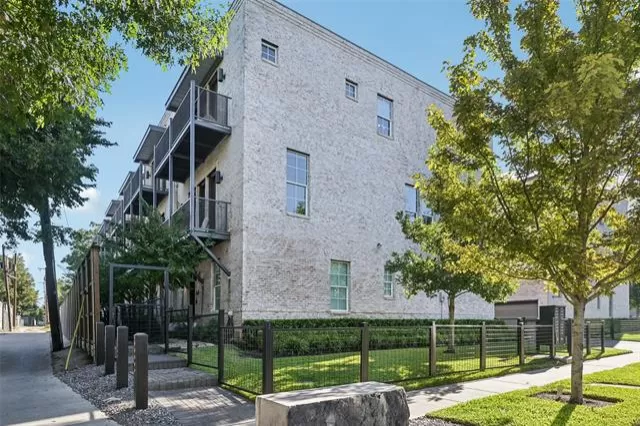 MLS: 21087352 Condo For Sale