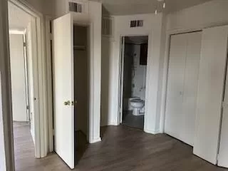 Photo #3: 21087593 Listing