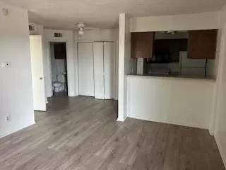 Photo #4: 21087593 Listing