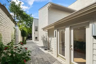 Photo #5: 21087897 Listing 