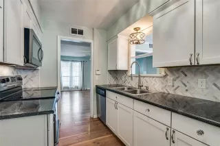 Photo #3: 21087987 Listing