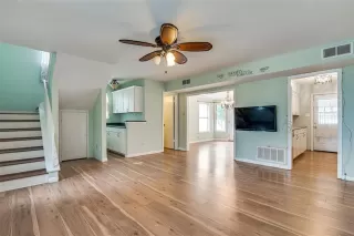 Photo #4: 21087987 Listing