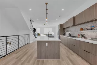 Photo #6: 21088475 Listing