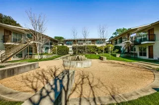 Photo #2: 21088517 Listing