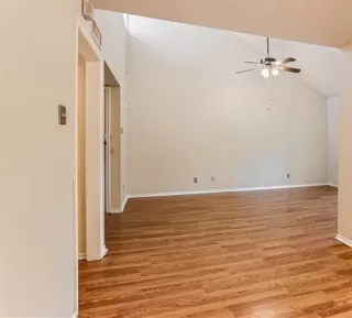 Photo #4: 21088635 Listing 