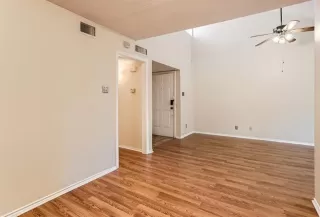 Photo #5: 21088635 Listing 