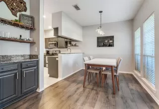 Photo #5: 21088765 Listing 