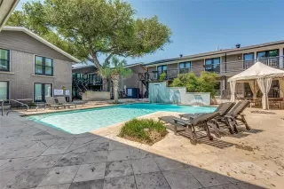 Photo #6: 21088957 Listing 