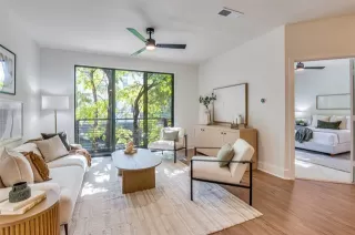 Photo #2: 21089184 Listing 