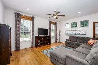 Photo #5: 21089251 Listing