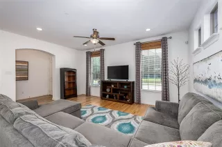 Photo #6: 21089251 Listing