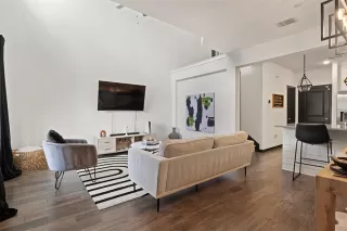 Photo #5: 21089801 Listing 