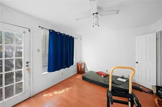 Photo #5: 21090053 Listing