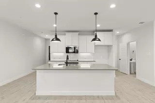 Photo #4: 21090118 Listing 