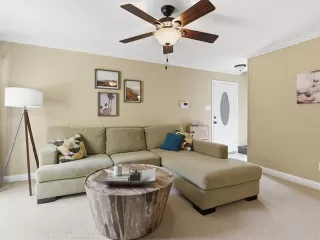 Photo #6: 21090155 Listing 