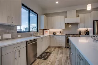 Photo #5: 21090248 Listing