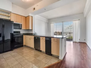 Photo #4: 21090838 Listing