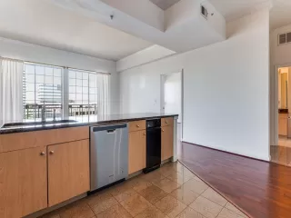 Photo #5: 21090838 Listing