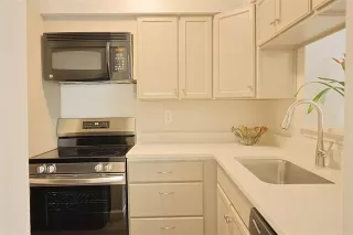 Photo #4: 21090912 Listing 