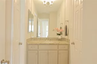 Photo #5: 21090912 Listing 