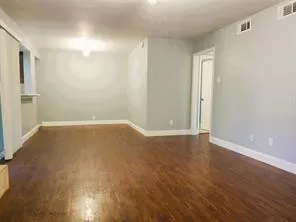 Photo #5: 21090990 Listing 