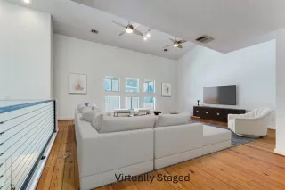 Photo #4: 21091146 Listing