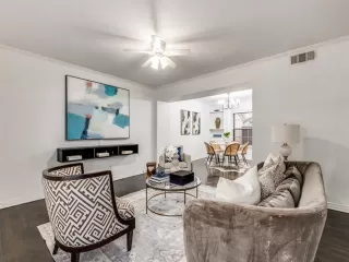 Photo #4: 21091540 Listing