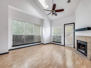 Photo #5: 21091729 Listing