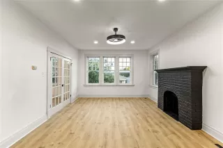 Photo #5: 21092060 Listing 