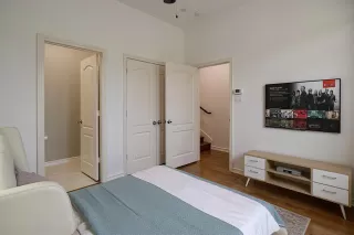 Photo #3: 21092118 Listing