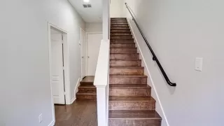 Photo #4: 21092118 Listing