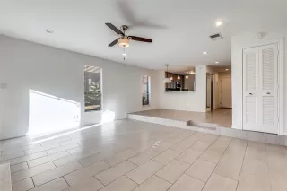 Photo #3: 21092416 Listing
