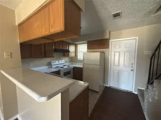 Photo #4: 21092762 Listing