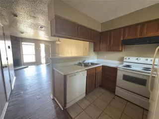 Photo #5: 21092762 Listing