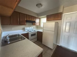 Photo #6: 21092762 Listing