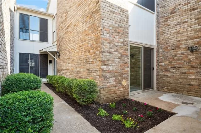 MLS: 21093094 Condo For Sale