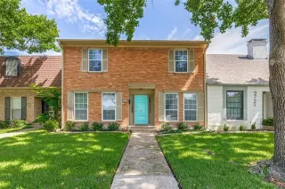 Browse active condo listings in UNDERWOOD ESTATES