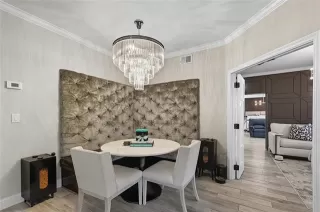 Photo #5: 21093190 Listing 