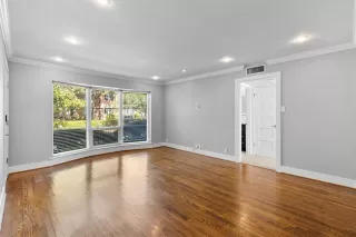 Photo #5: 21093192 Listing 