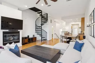 Photo #3: 21093334 Listing 